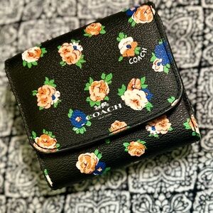 Coach wallet-floral